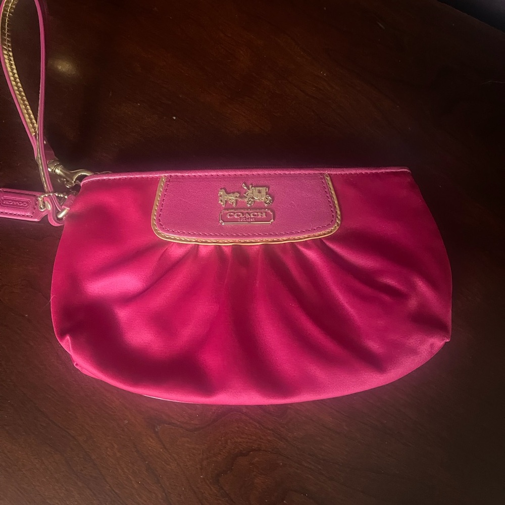 Coach wrist bag in pink